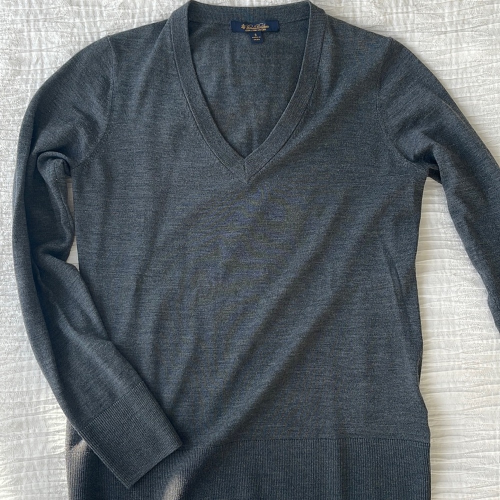 Brooks Brothers 100% Merino Wool grey v-neck sweater